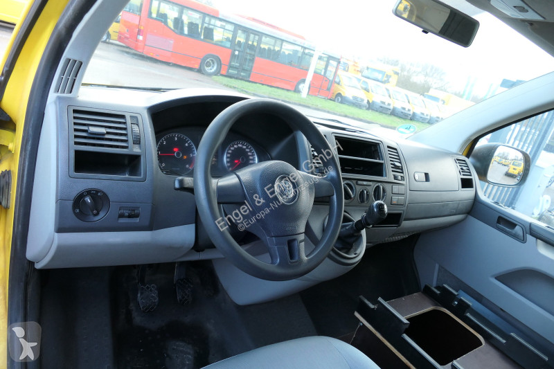 Véhicule utilitaire Volkswagen T5 Transporter...