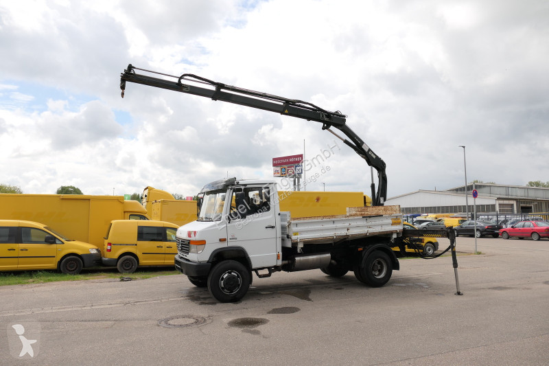 Furgoneta Mercedes Vario 816D mit Ladekran 3...