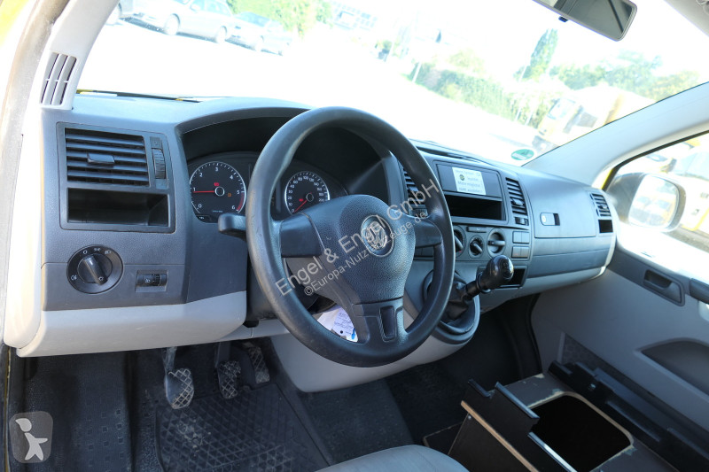 Véhicule utilitaire Volkswagen T5 Transporter...