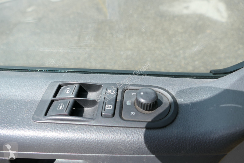Autoutilitară Volkswagen T5 Transporter 2.0 TDI...
