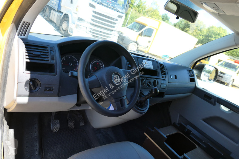 Véhicule utilitaire Volkswagen T5 Transporter...