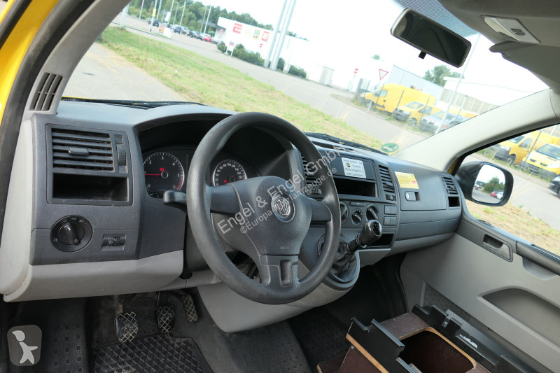 Véhicule utilitaire Volkswagen T5 Transporter...
