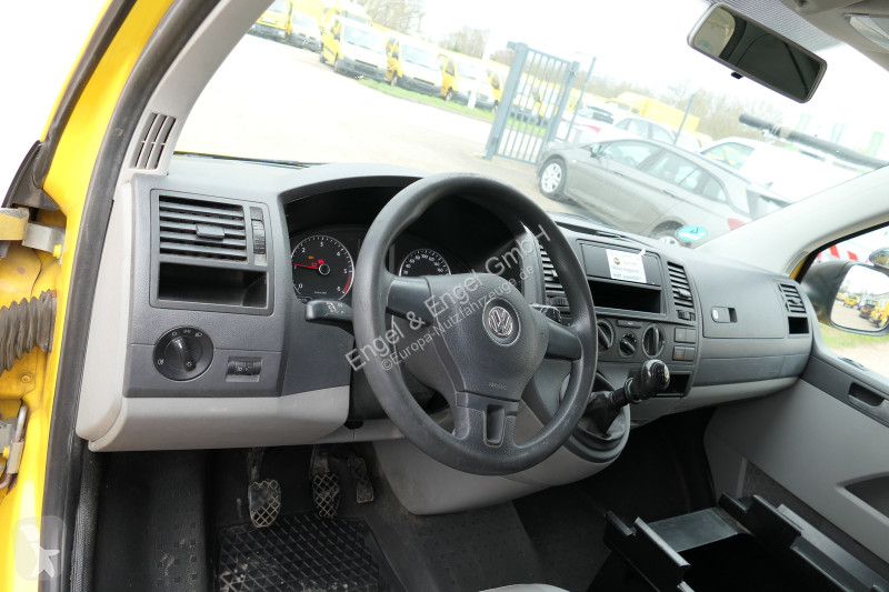 Véhicule utilitaire Volkswagen T5 Transporter...