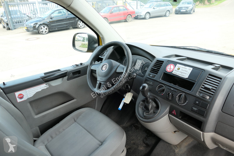 Autoutilitară Volkswagen T5 Transporter 2.0 TDI...