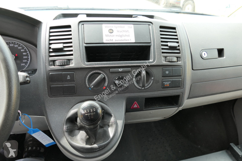 Véhicule utilitaire Volkswagen T5 Transporter...