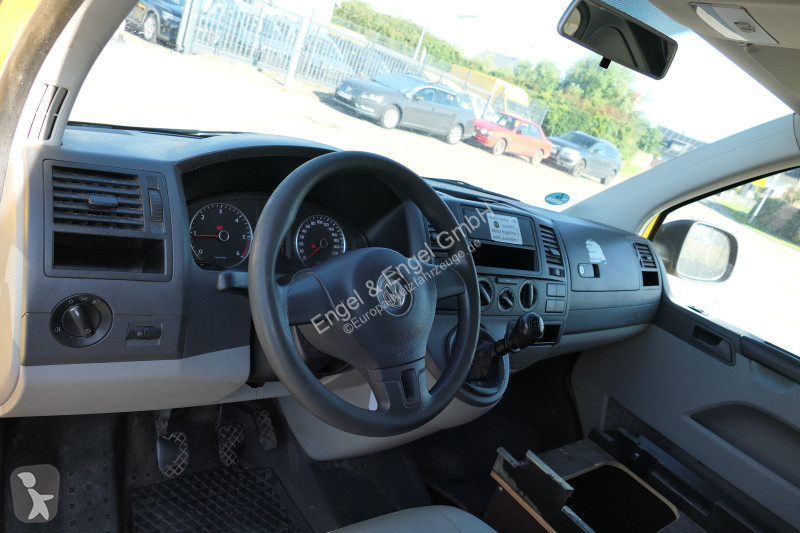 Véhicule utilitaire Volkswagen T5 Transporter...