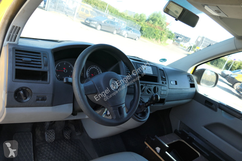 Véhicule utilitaire Volkswagen T5 Transporter...