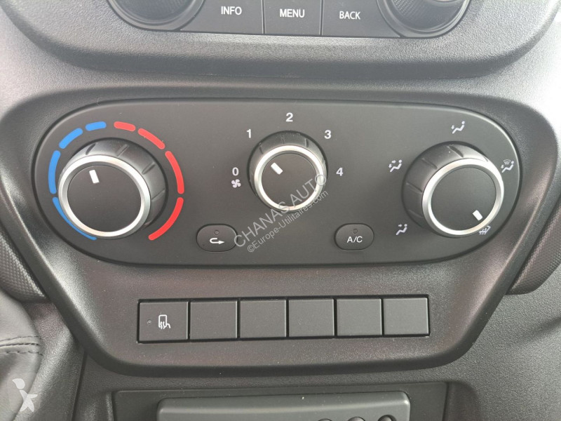 Autoutilitară Iveco 35C18 180CV 3L CAISSE...