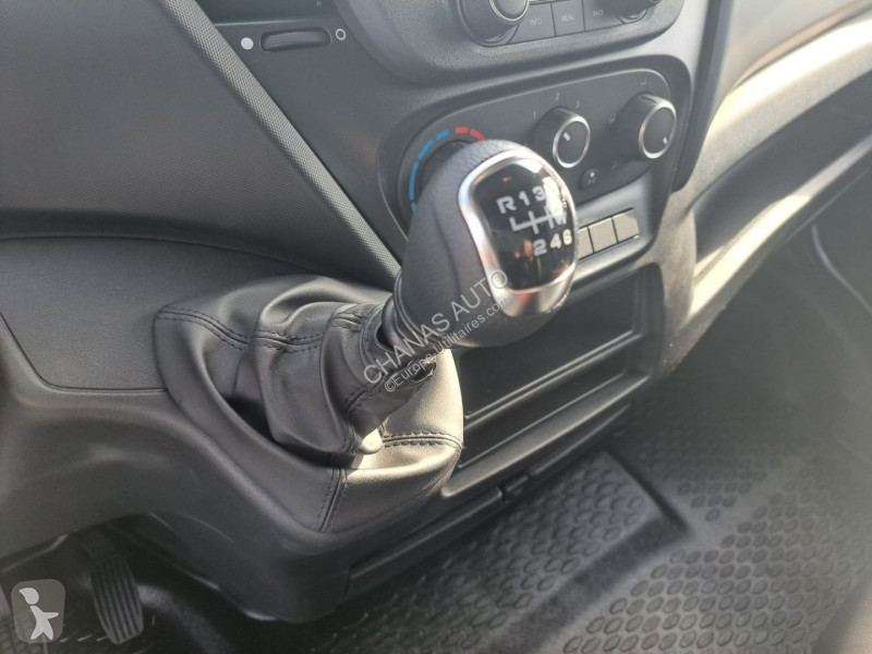 Véhicule utilitaire Iveco 35C18 180CV 3L PLSC...