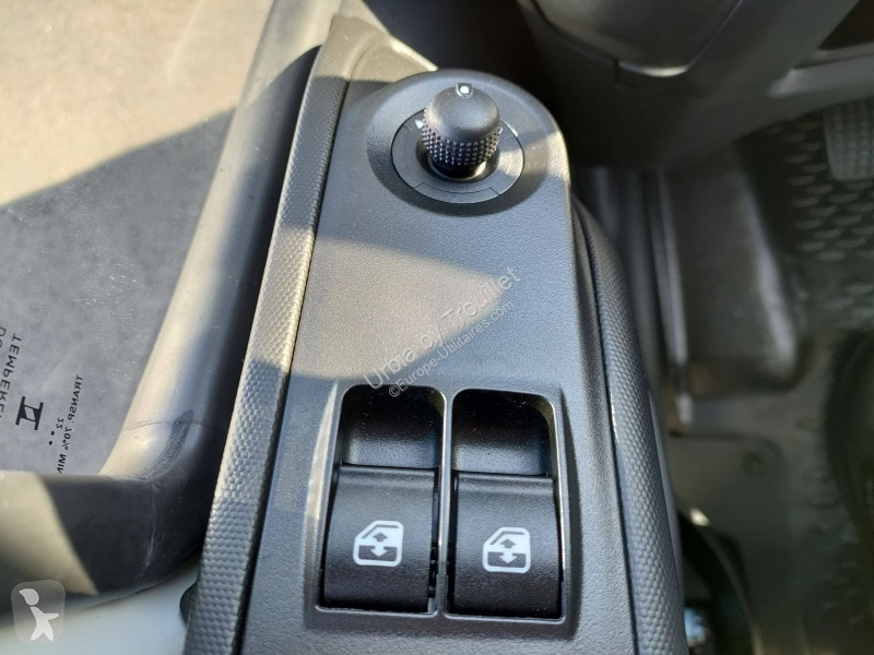 Veículo utilitário Iveco RJ COFFRES 160 CV 3,5 T