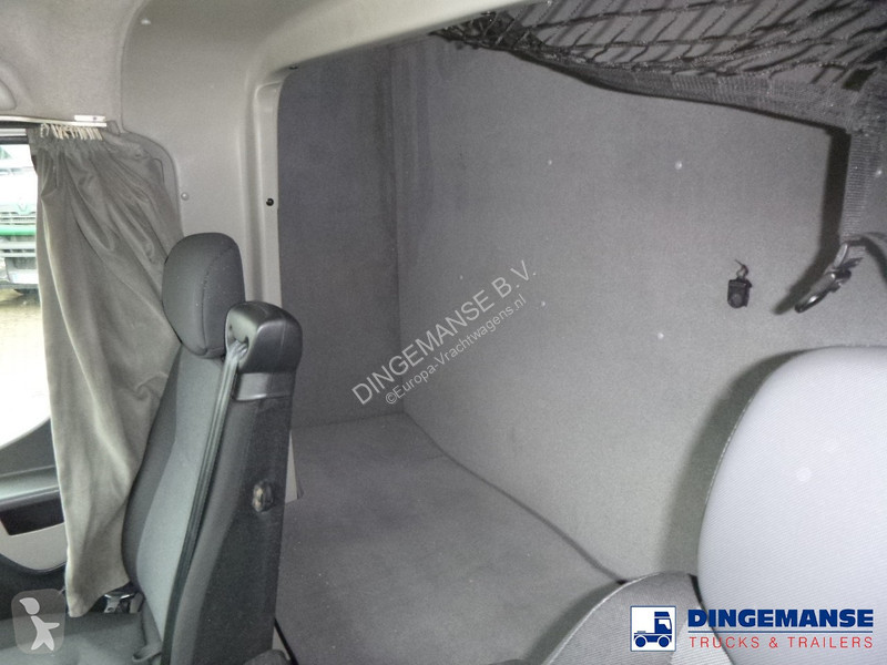 Véhicule utilitaire Renault 170 dci 4x2 curtain...