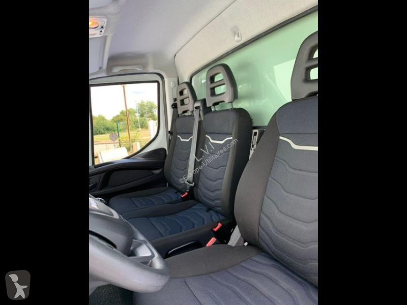 Véhicule utilitaire Iveco CCb 35C16H...