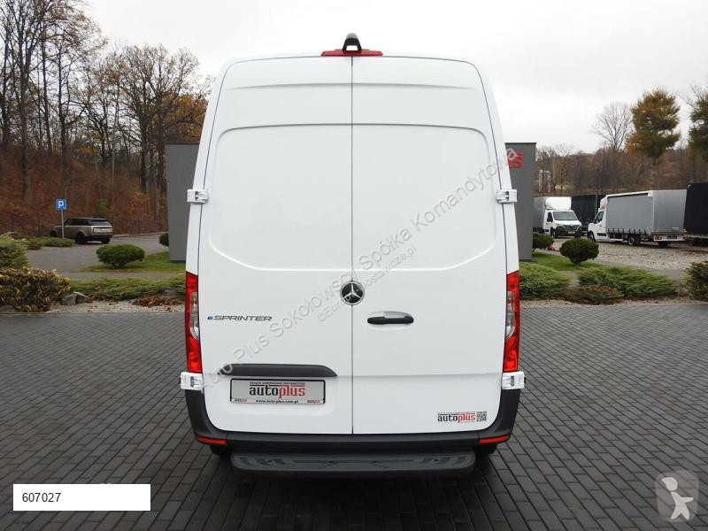 Véhicule utilitaire Mercedes ESPRINTER NOWY...