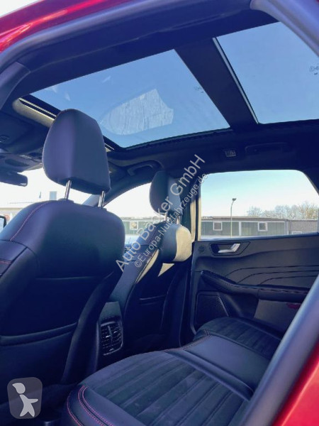 Užitkové vozidlo Ford P-HEV ST-Line X...