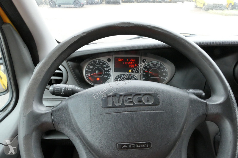 Véhicule utilitaire Iveco Daily 35 S11 C30C...