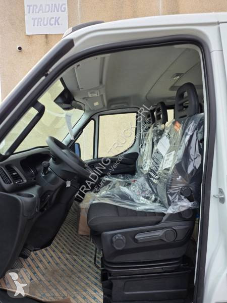 عربة نفعية Iveco