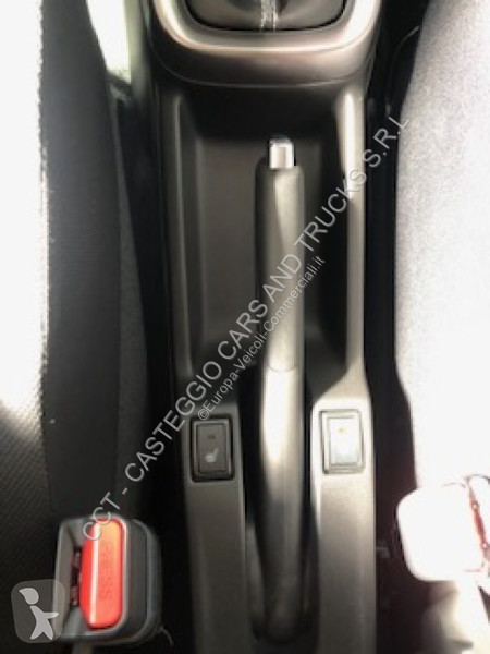 Véhicule utilitaire Suzuki SWIFT
