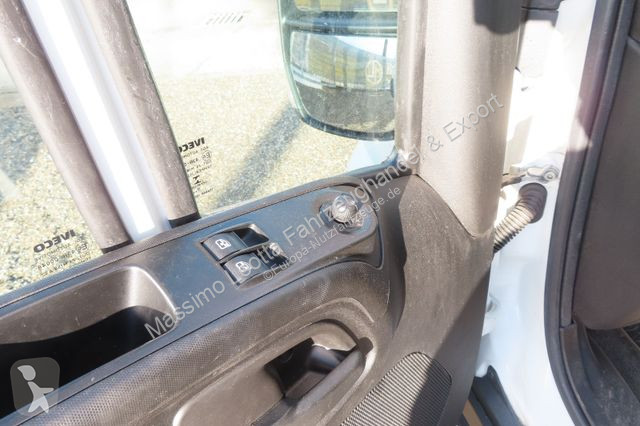 Nyttofordon Iveco 35C16 2,3    Möbelkoffer...