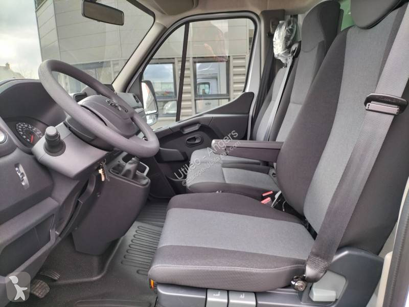 Véhicule utilitaire Nissan