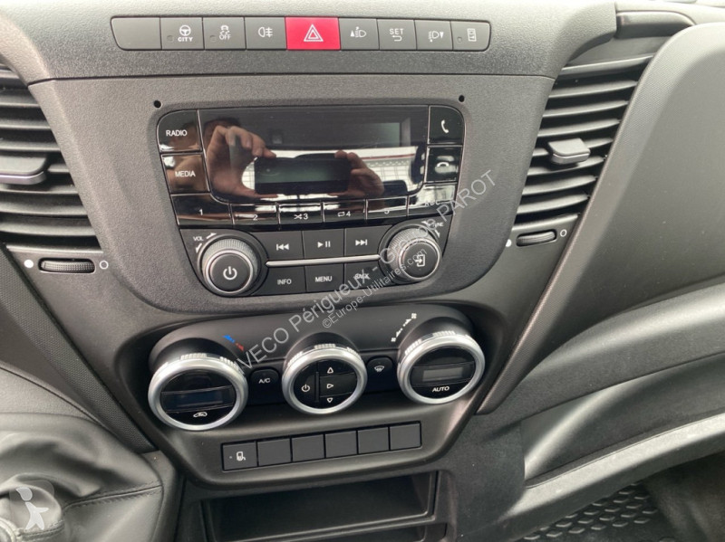 Veículo utilitário Iveco 35C16 empattement 4100