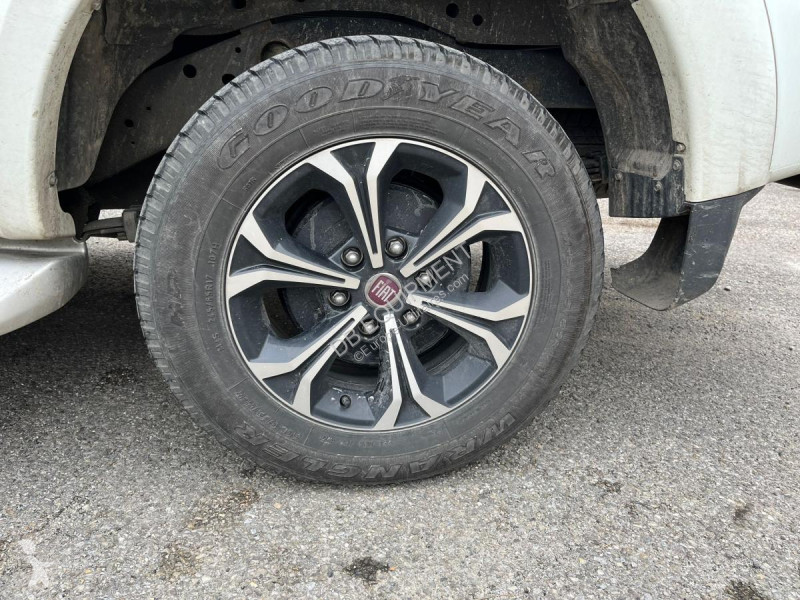 Nyttofordon Fiat  Véhicule utilitaire Pickup...