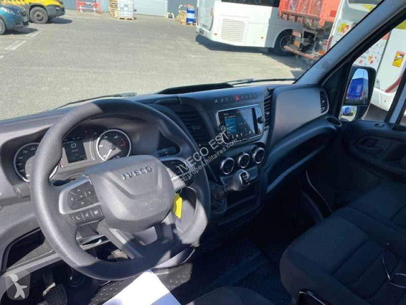 Véhicule utilitaire Iveco 35S Fg 35S18 V16m3 -...