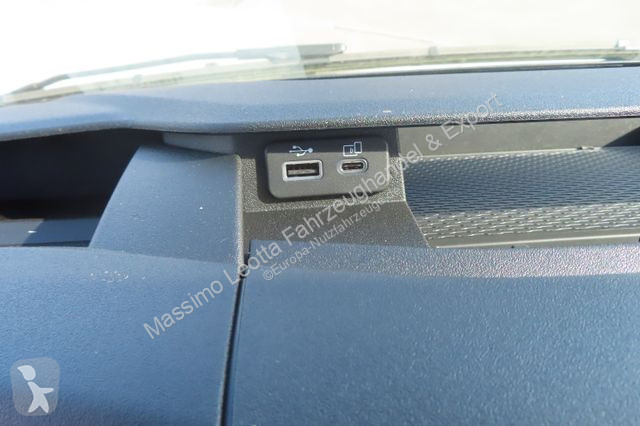 Véhicule utilitaire Iveco 35C14 Doka Neu 28x...