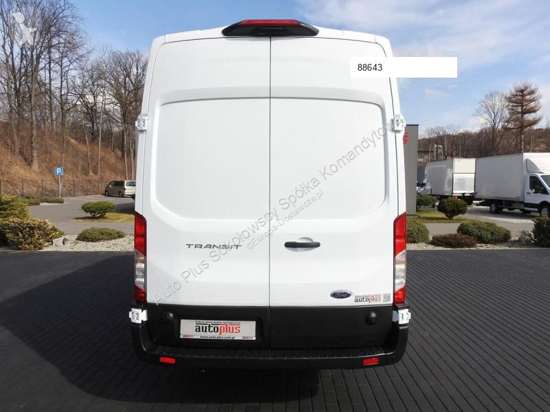 Véhicule utilitaire Ford TRANSIT  FURGON...