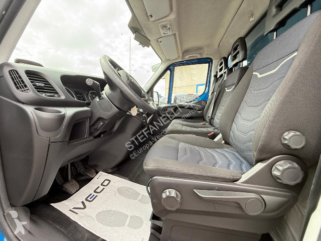 Veicolo commerciale Iveco DAILY 35C16H BOX