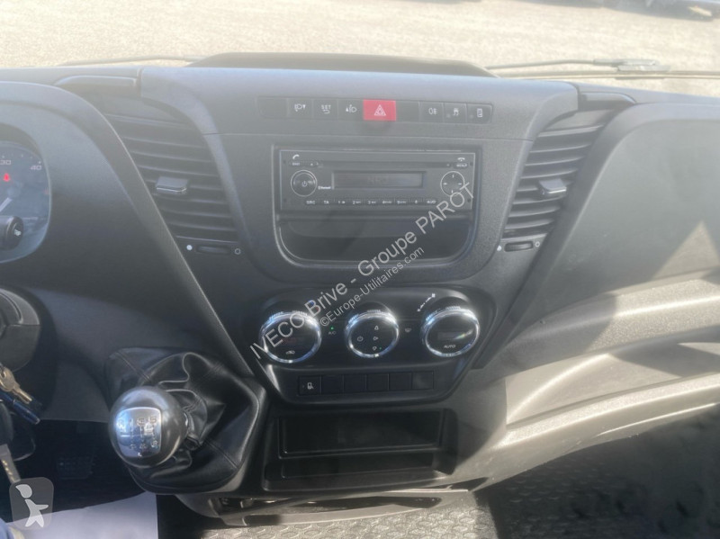 Veicolo commerciale Iveco 35C14 Empattement 3750