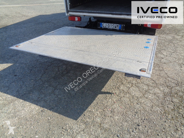 Veicolo commerciale Iveco DAILY 35C14 - 3750