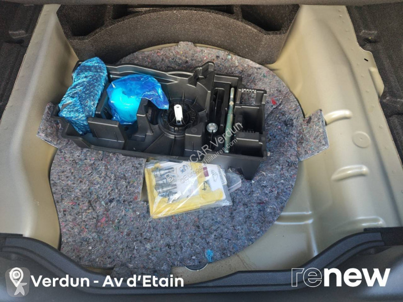Veicolo commerciale Citroën C4 X PureTech 130...