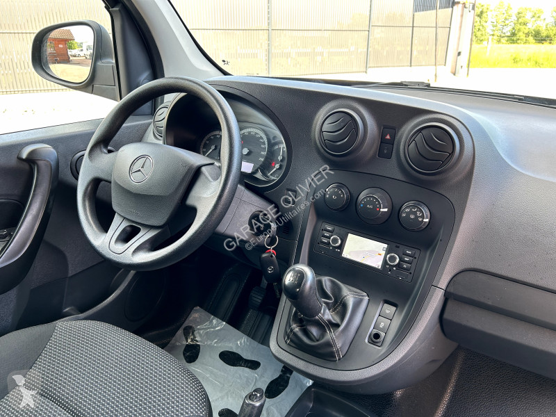Véhicule utilitaire Mercedes Compact 109 1.5...