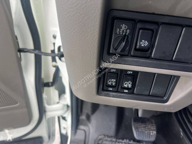 Véhicule utilitaire Nissan