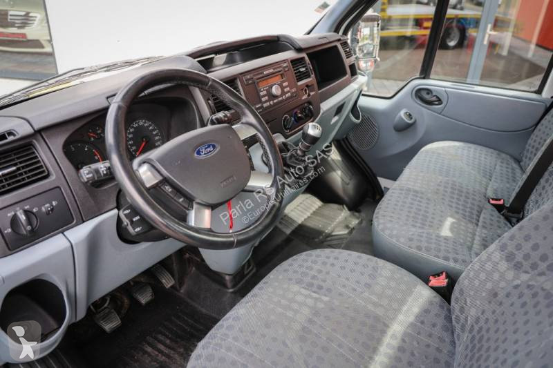 Véhicule utilitaire Ford