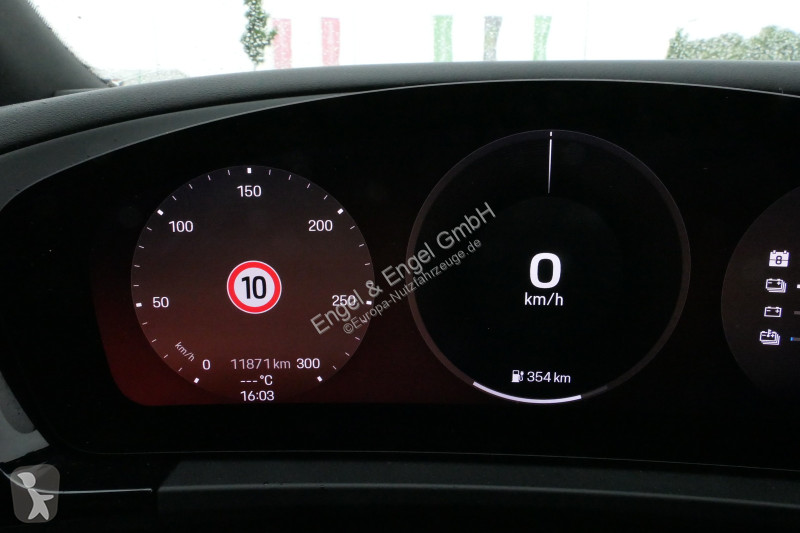 Véhicule utilitaire Porsche Macan 4 Electric -...