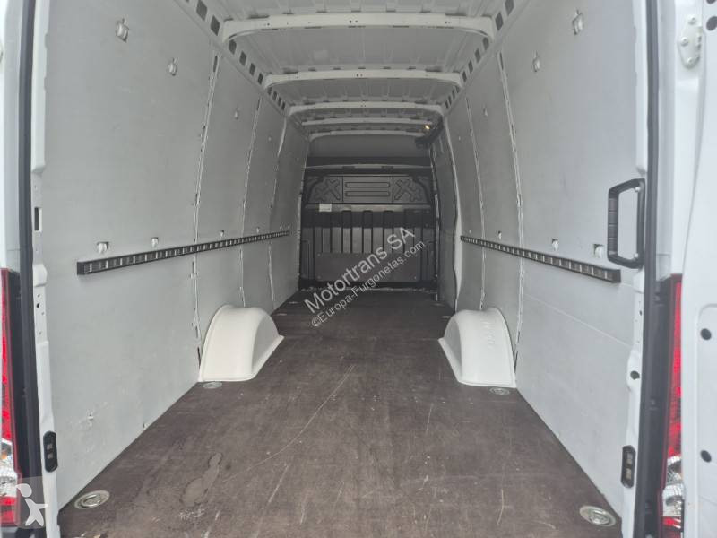 Furgoneta Iveco