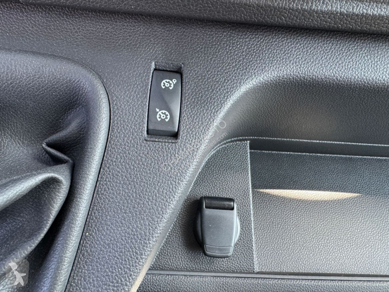 عربة نفعية Renault