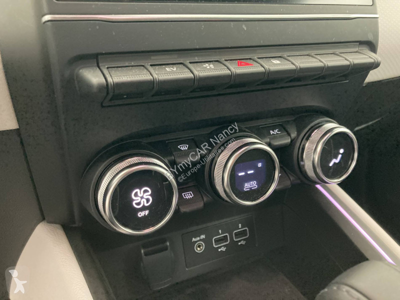 Autoutilitară Renault Clio E-Tech full hybrid 145
