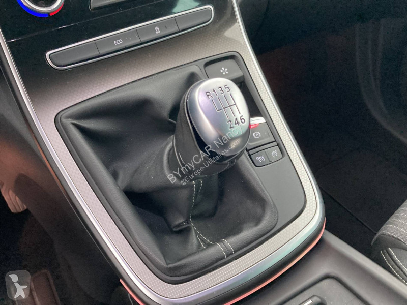 Autoutilitară Renault Scenic TCe 140 FAP - 21