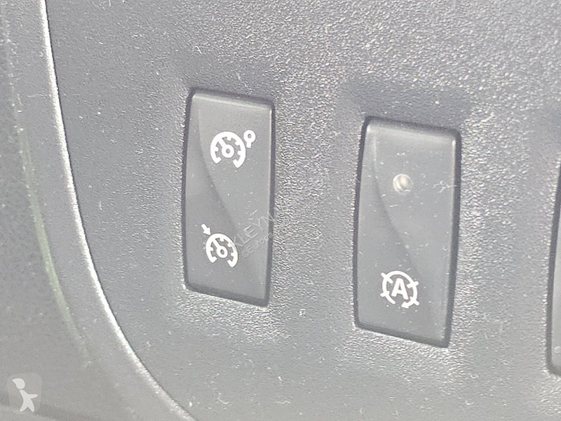 Véhicule utilitaire Renault 2.3 L1H1...