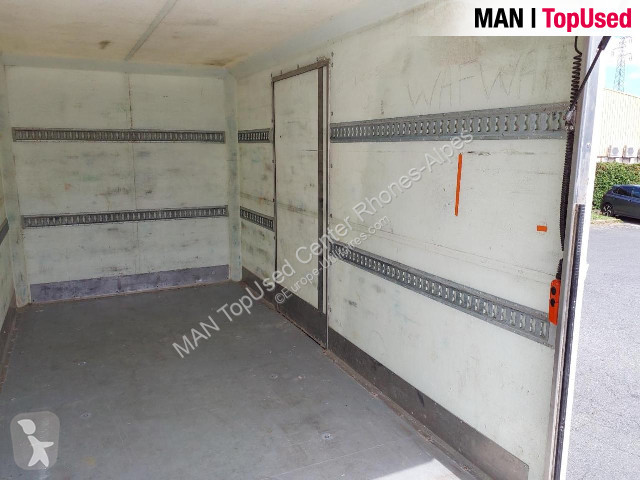 Autoutilitară MAN TGE 3.180 4X2F SB