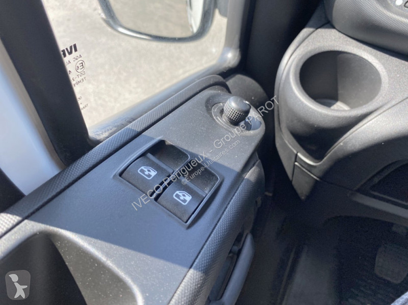 Veicolo commerciale Iveco 35C16H3.0 empattement...