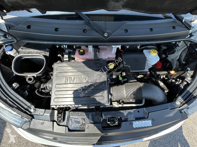 Veicolo commerciale Iveco DAILY 35C14H BOX +...