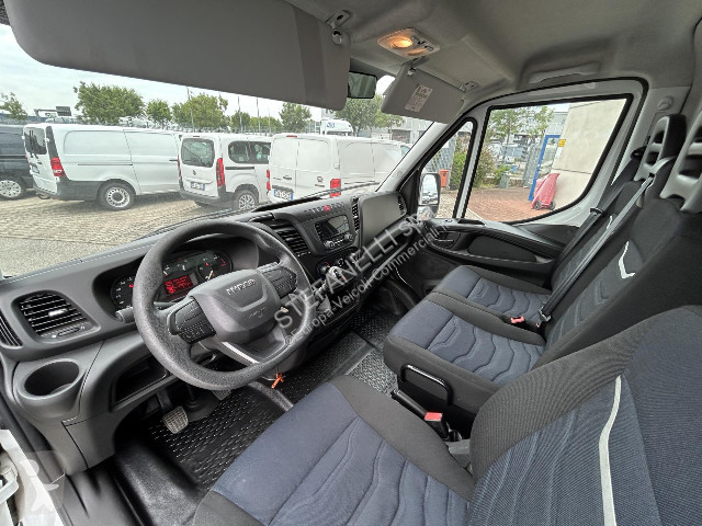 Veicolo commerciale Iveco DAILY 35C14H BOX E...