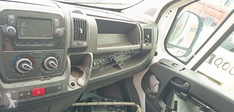 Véhicule utilitaire Peugeot