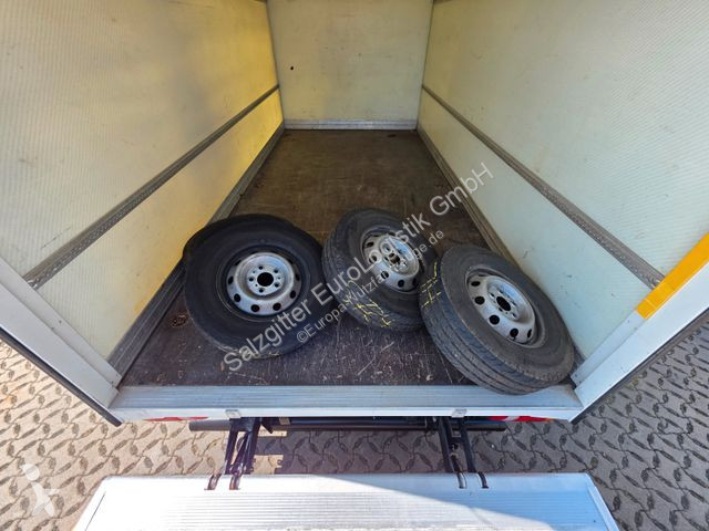 Véhicule utilitaire Peugeot / Ladebordwand /...