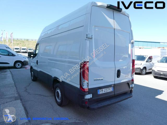 Veículo utilitário Iveco DAILY