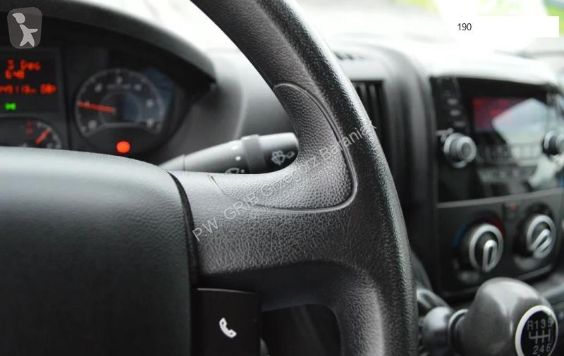 Véhicule utilitaire Peugeot Furgin Duoble...