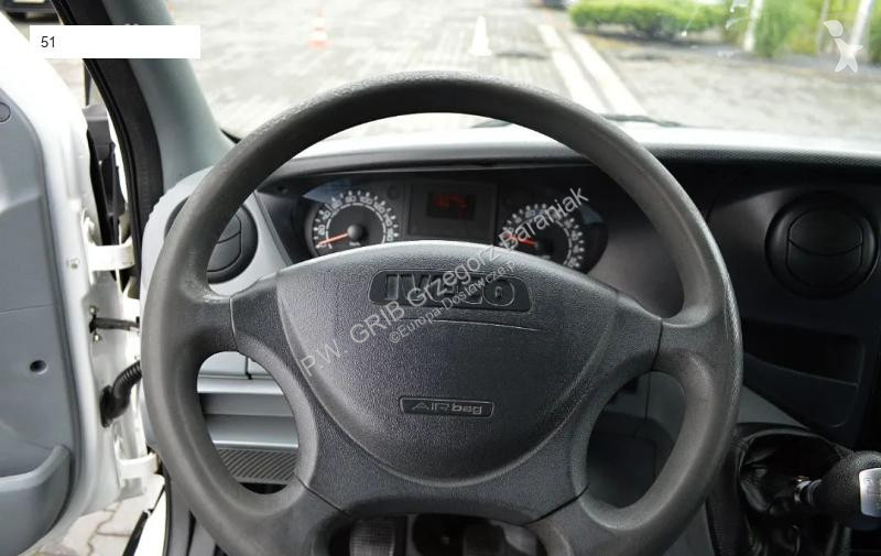 Véhicule utilitaire Iveco 35C15 Blaszak L4H2...